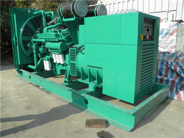 靖边出租发电机 发电机组厂家：柴油发电机组的控制屏的作用是什么？