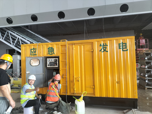 靖边怎样判断空气滤清器是否需要更换？